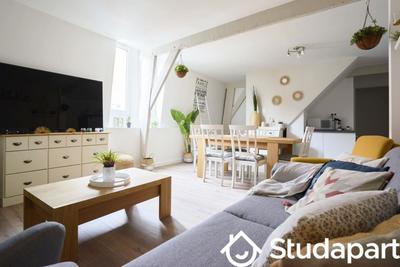 Chambre - 11 m² - 1 pièce