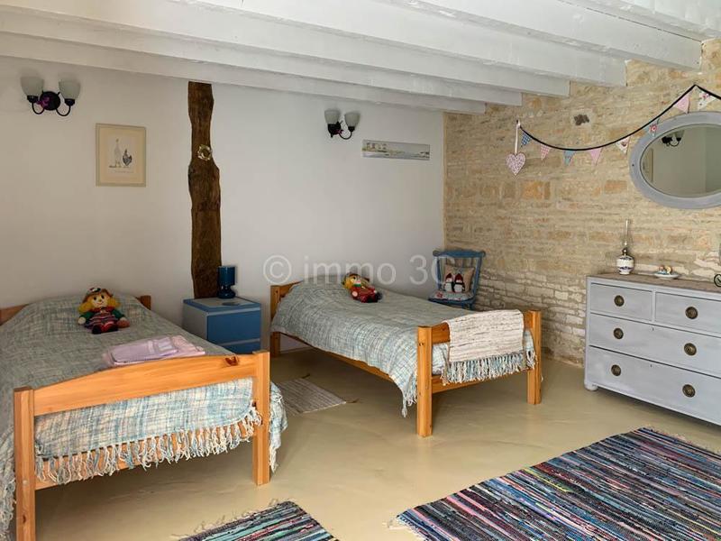 Maison en pierre - 131 m² - 4 pièces