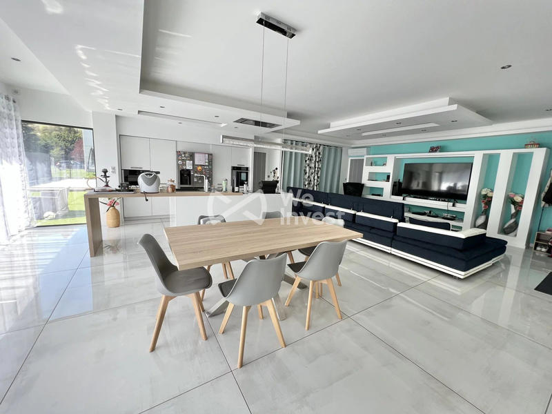 Maison - 185 m² - 6 pièces