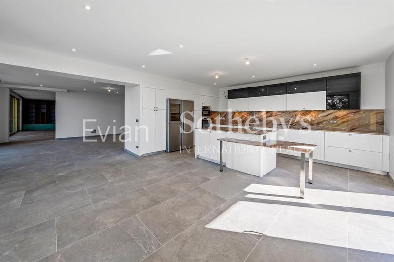 Appartement - 282 m² - 6 pièces