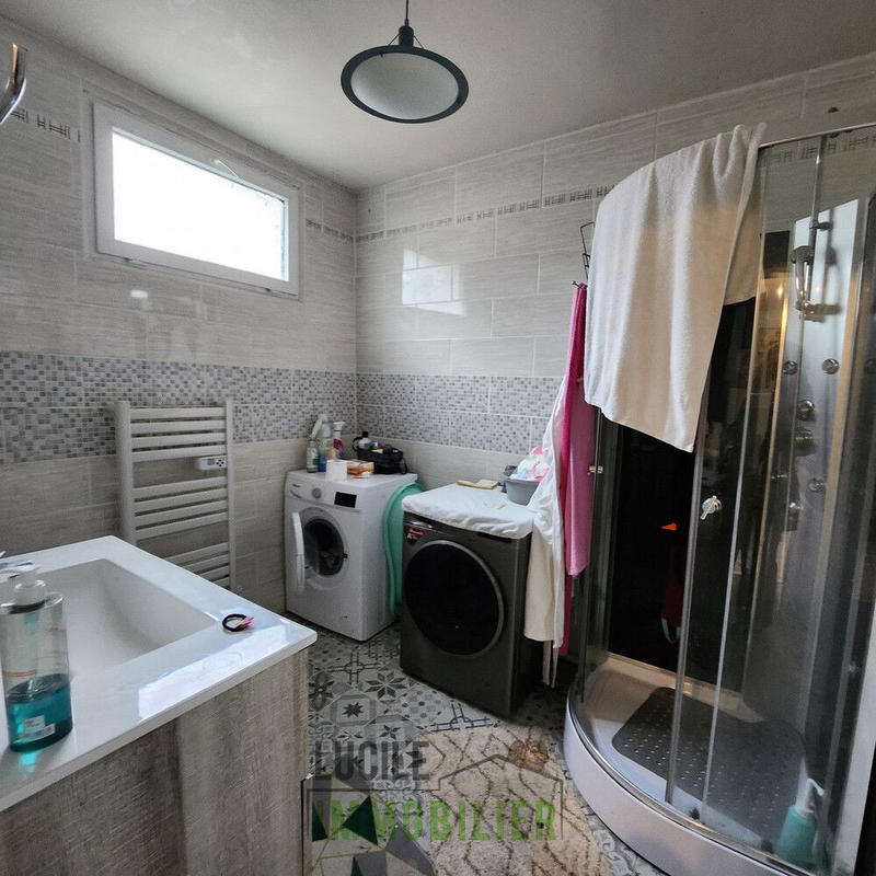 Local commercial - 133 m² - 4 pièces