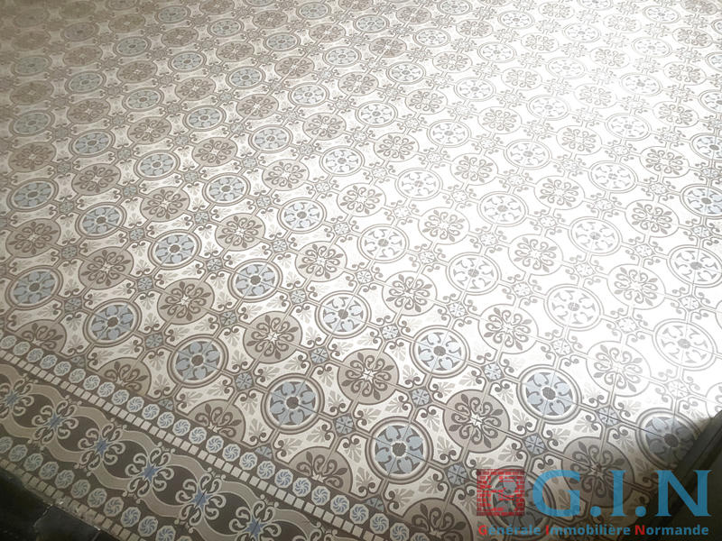 Maison - 170 m² - 9 pièces