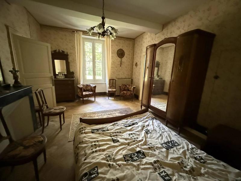 Maison - 295 m² - 9 pièces