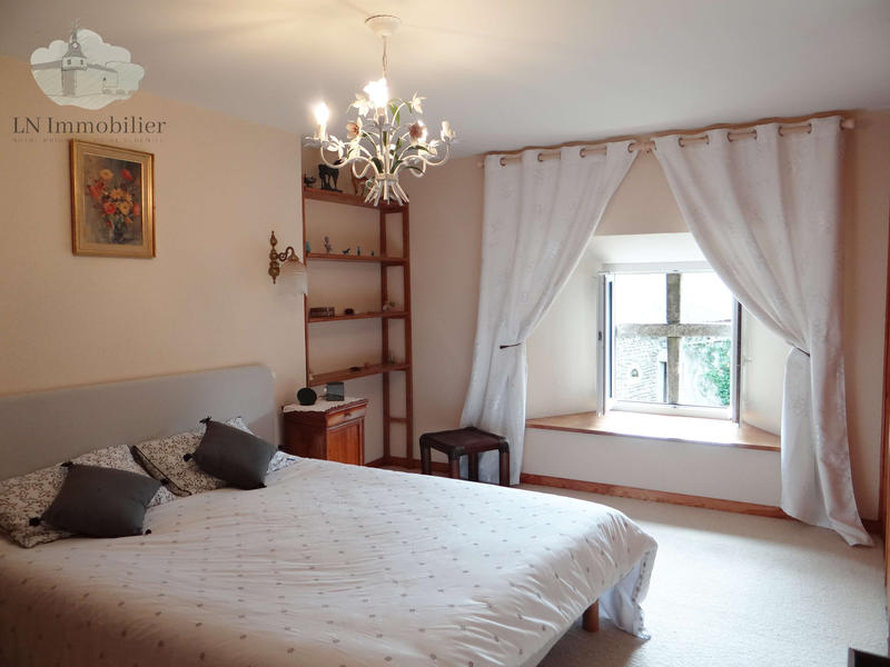 Propriété - 290 m² - 13 pièces