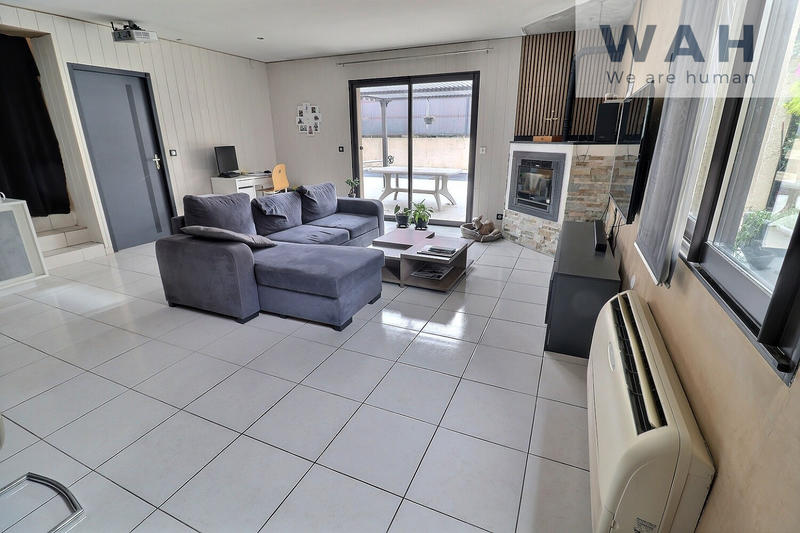 Maison - 99 m² - 4 pièces