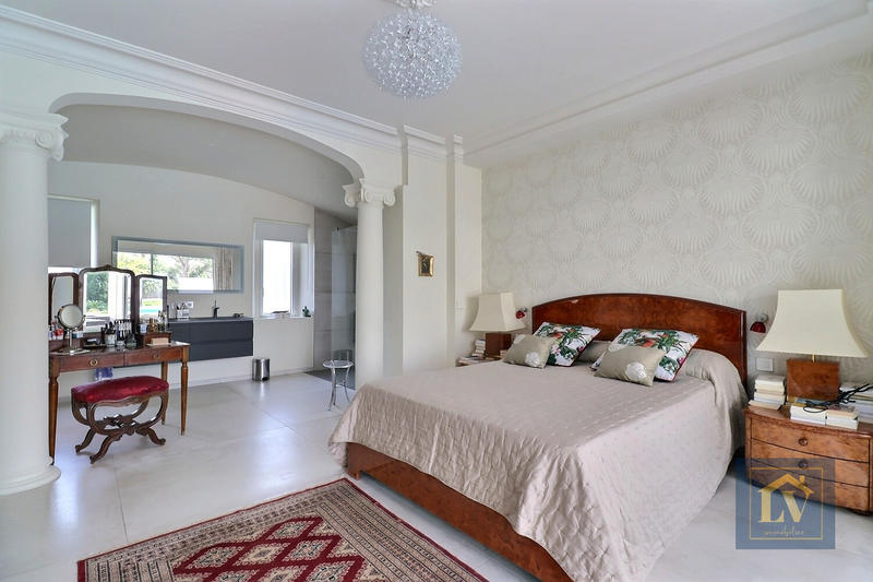 Maison d'architecte - 318 m² - 5 pièces