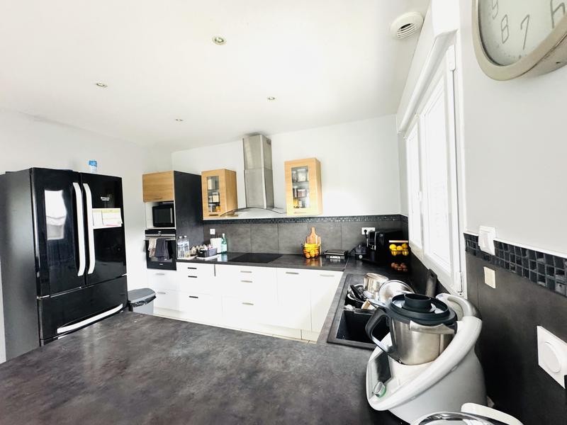 Pavillon - 144 m² - 7 pièces