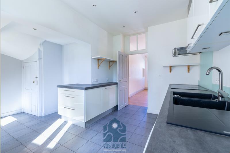 Maison - 181 m² - 7 pièces