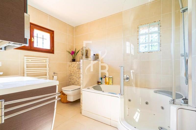 Villa - 173 m² - 7 pièces