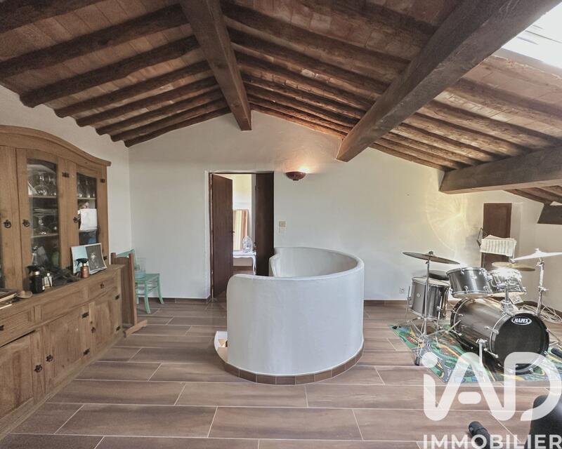 Maison - 280 m² - 7 pièces