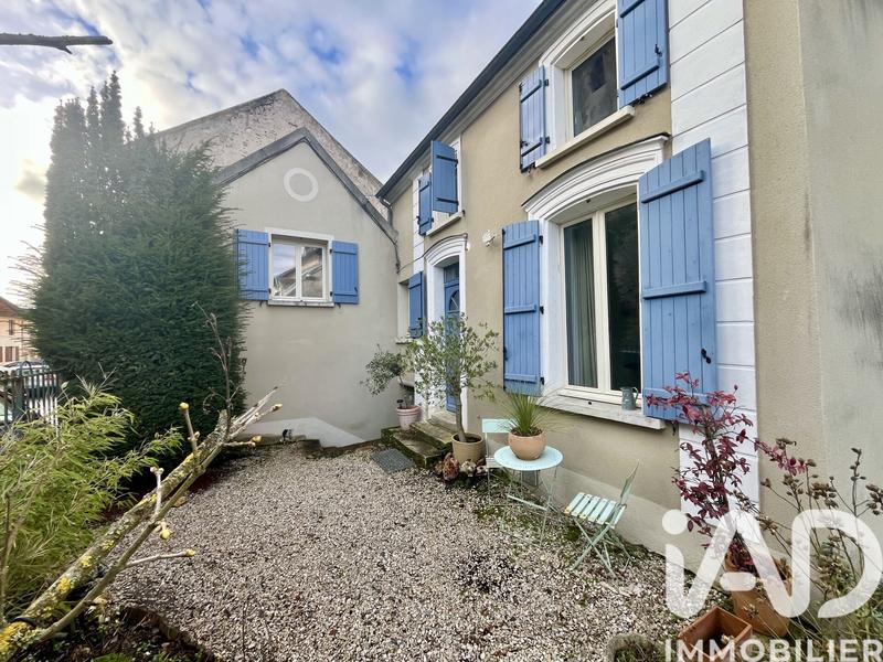 Maison - 90 m² - 4 pièces