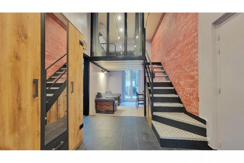Loft - 57 m² - 2 pièces