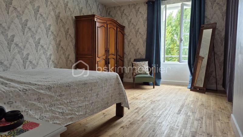 Maison - 210 m² - 7 pièces