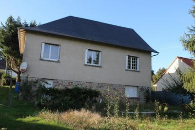 Maison traditionnelle - 94 m² - 4 pièces