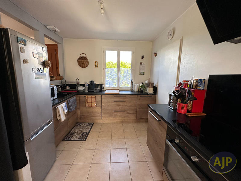 Maison - 99 m² - 5 pièces