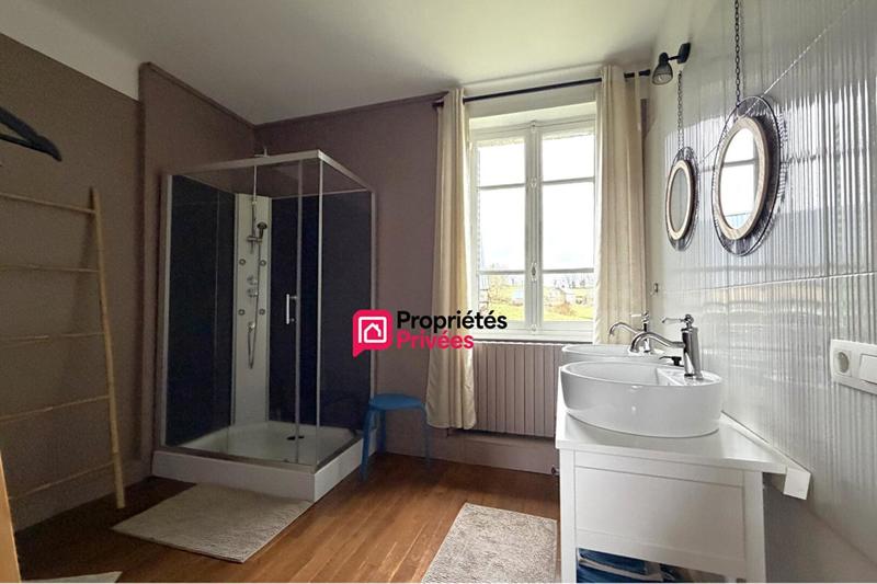 Maison - 200 m² - 6 pièces