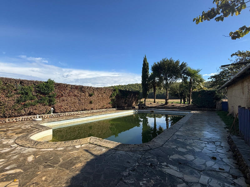 Maison - 250 m² - 5 pièces