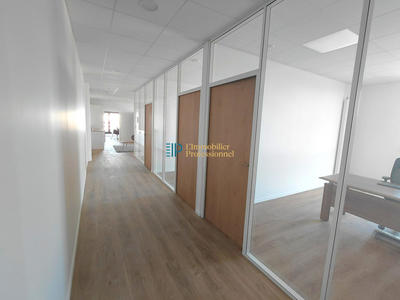 Bureau - 150 m² - 5 pièces