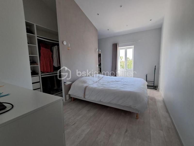 Demeure - 300 m² - 12 pièces