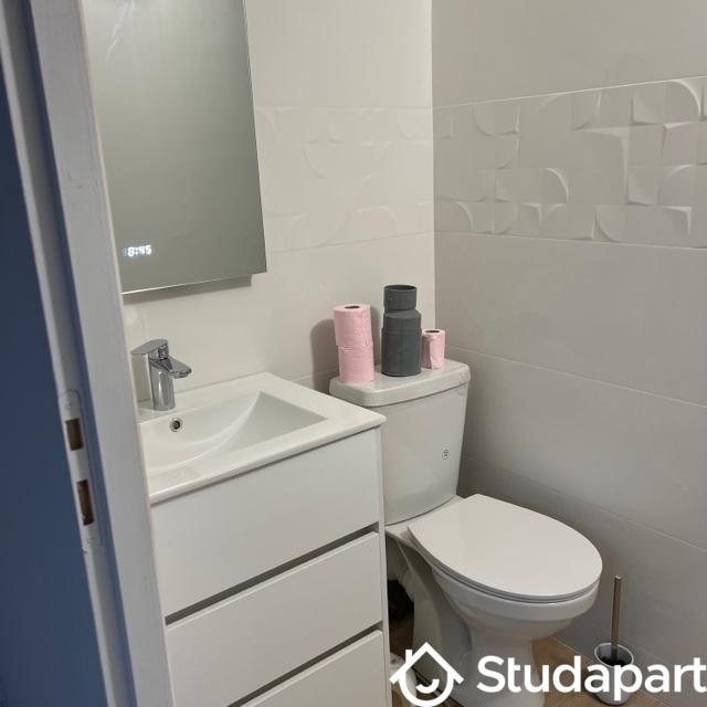 Chambre - 9 m² - 1 pièce