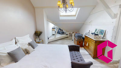 Maison traditionnelle - 220 m² - 8 pièces