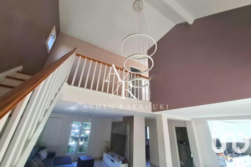 Maison - 121 m² - 10 pièces