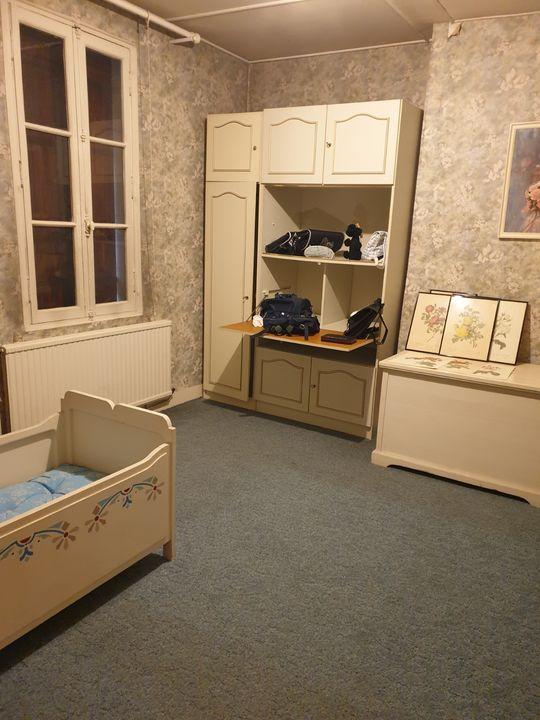 Local d'activité / Entrepôt - 1 251 m² - 29 pièces