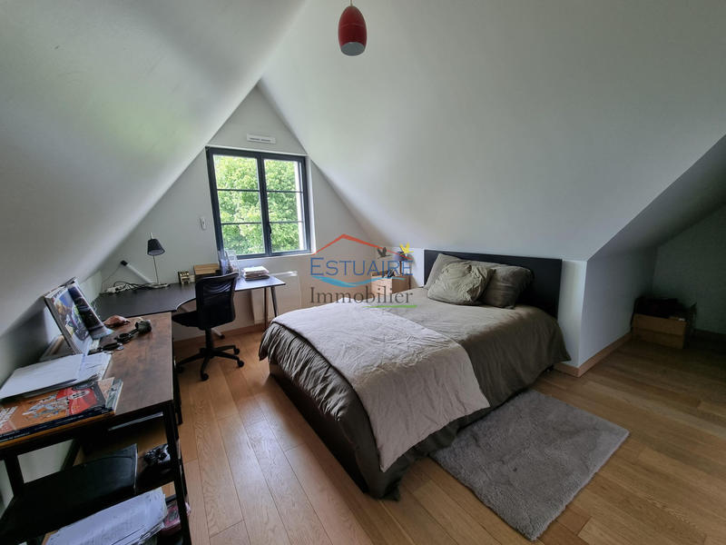 Maison traditionnelle - 190 m² - 8 pièces