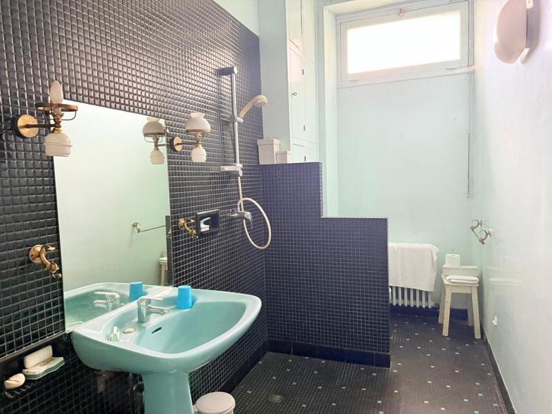 Maison - 205 m² - 8 pièces