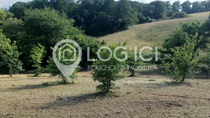 Terrain constructible - 1 818 m²