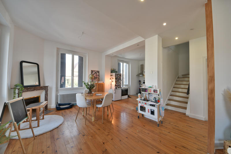 Maison - 95 m² - 6 pièces