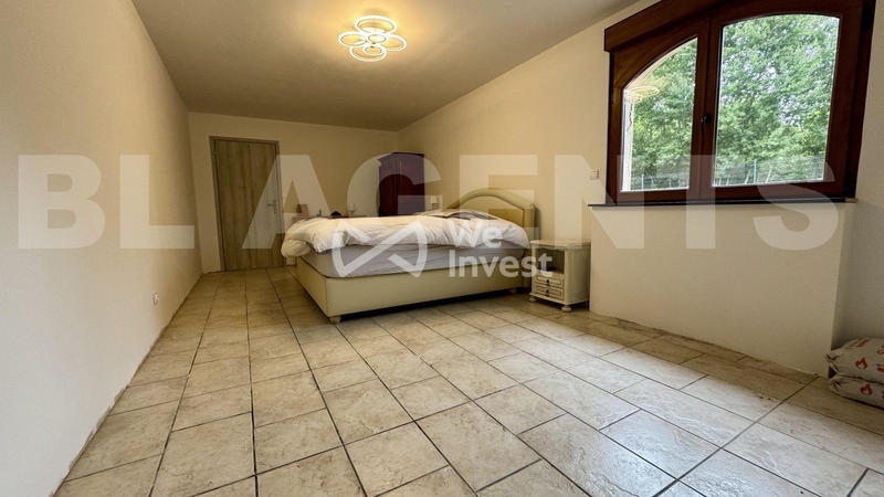 Villa - 215 m² - 14 pièces