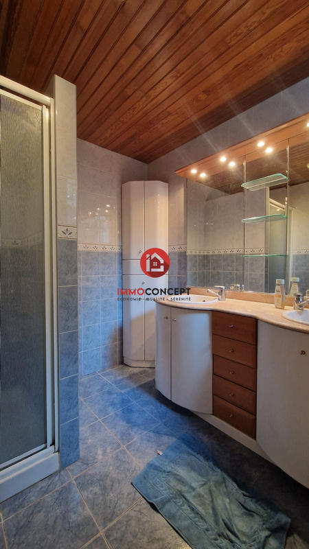 Maison traditionnelle - 221 m² - 9 pièces