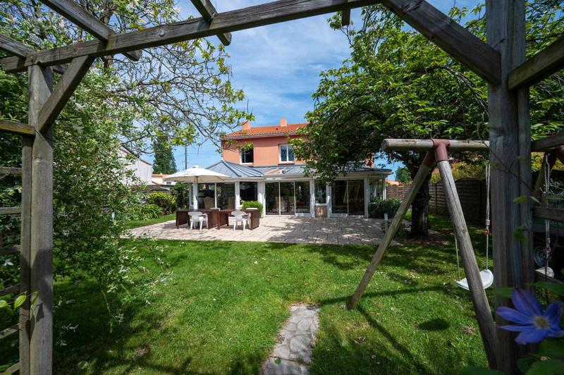 Villa - 193 m² - 8 pièces