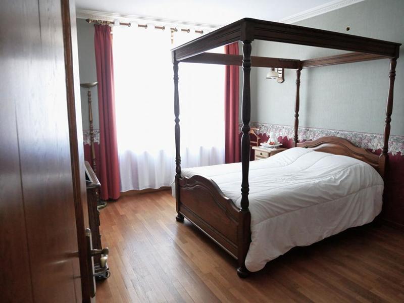 Appartement - 140 m² - 6 pièces