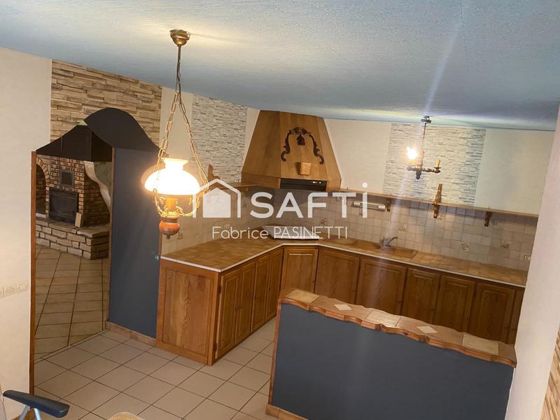 Maison - 275 m² - 8 pièces