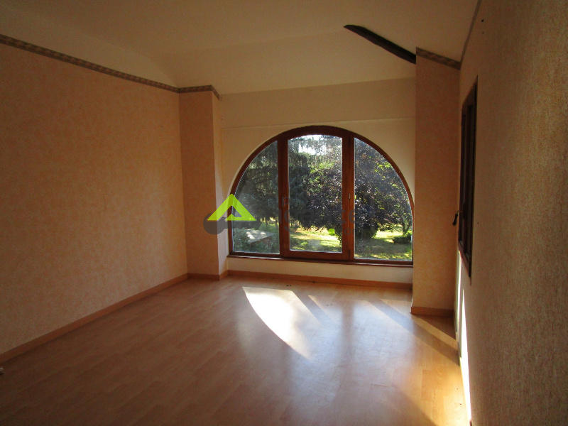 Demeure - 296 m² - 13 pièces