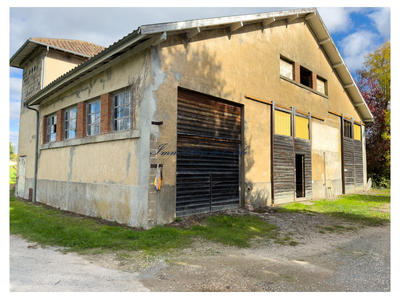 Maison - 210 m² - 1 pièce