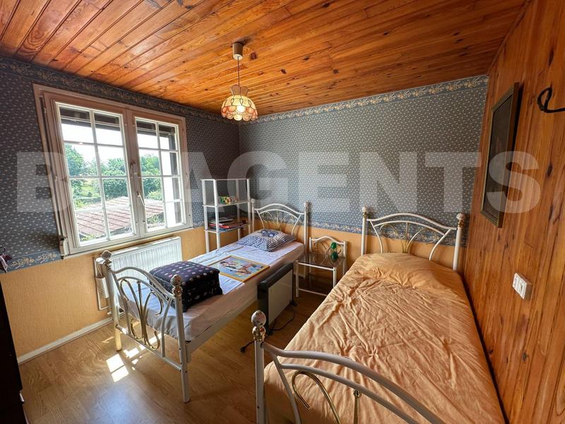 Maison - 159 m² - 6 pièces