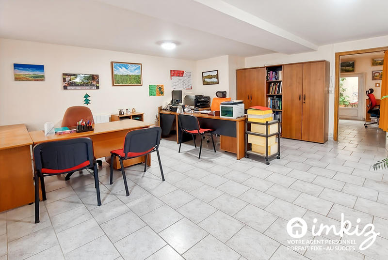 Maison - 360 m² - 15 pièces