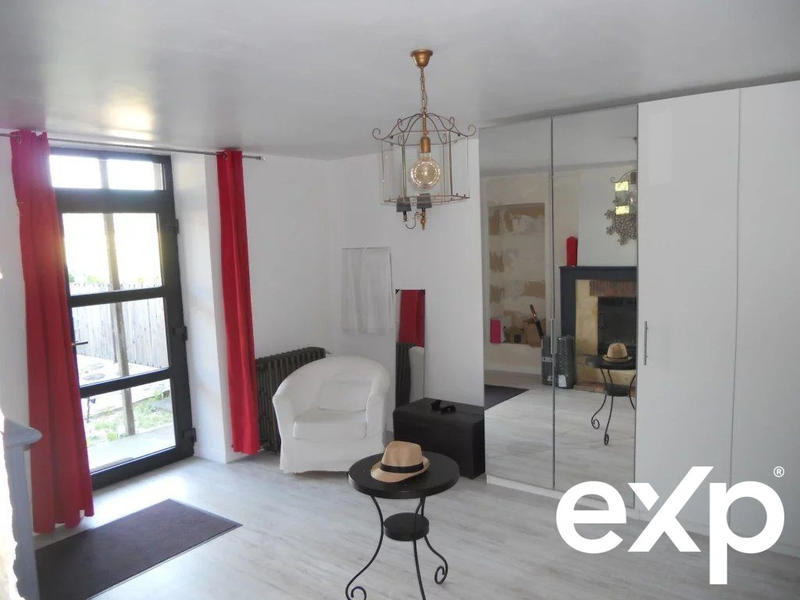 Maison traditionnelle - 219 m² - 9 pièces