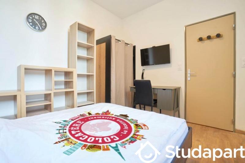 Chambre - 11 m² - 1 pièce