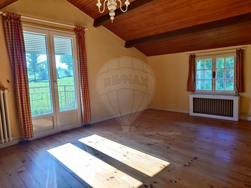 Maison - 182 m² - 9 pièces