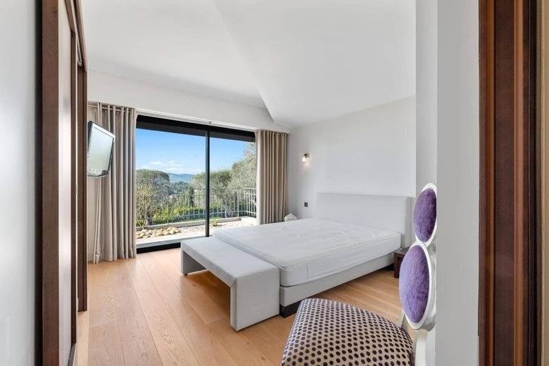 Villa - 300 m² - 8 pièces