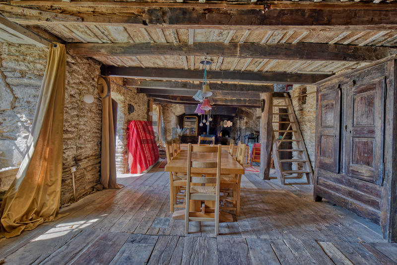 Mas - 200 m² - 5 pièces