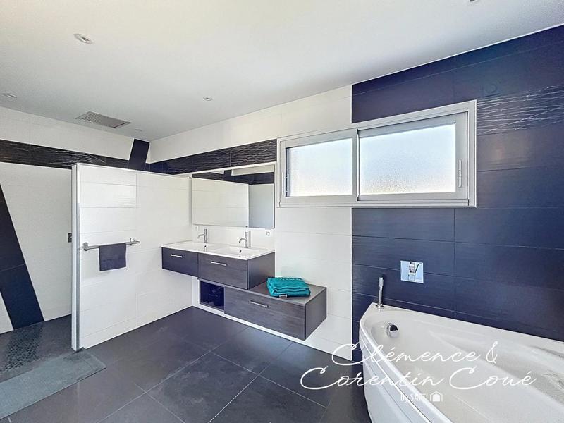 Maison - 186 m² - 6 pièces