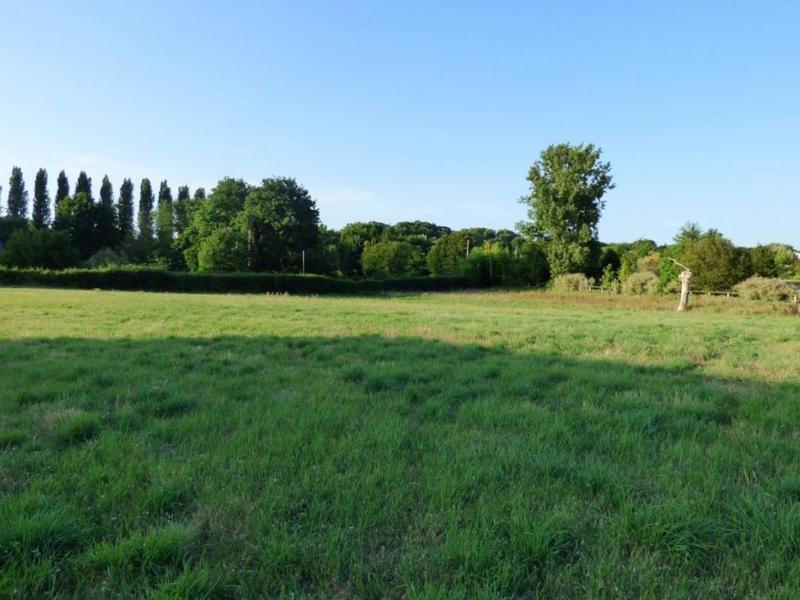 Terrain constructible - 704 m²