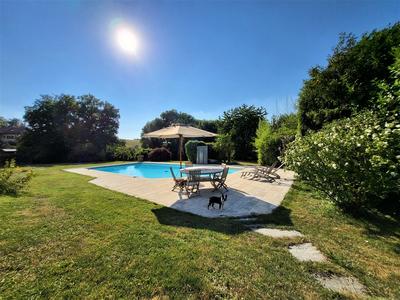 Maison - 150 m² - 10 pièces