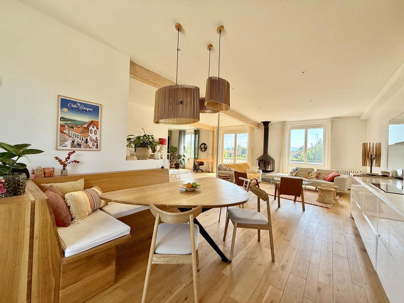 Maison - 245 m² - 8 pièces