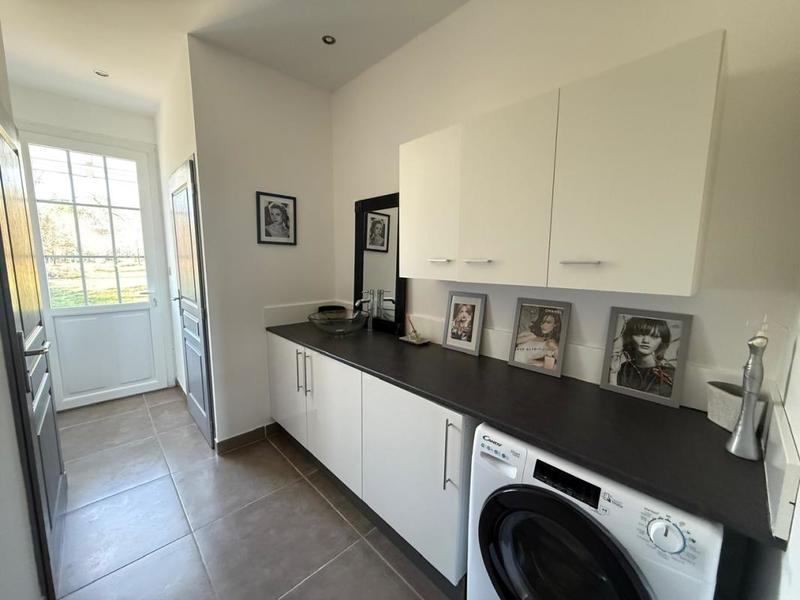 Maison - 211 m² - 8 pièces